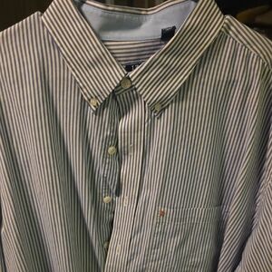 Izod Men's Blue and White Striped Button Down Shirt